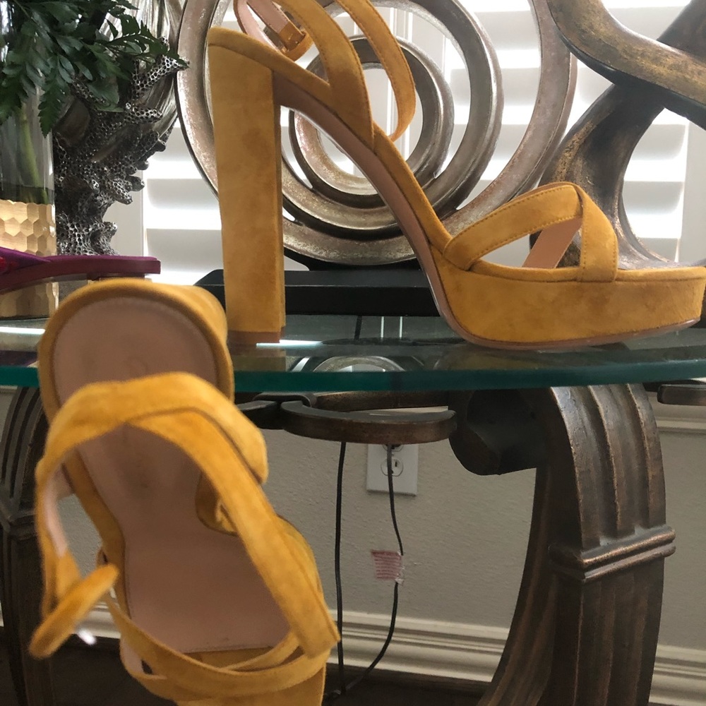 Size 40 - Poppy colored platform sandals